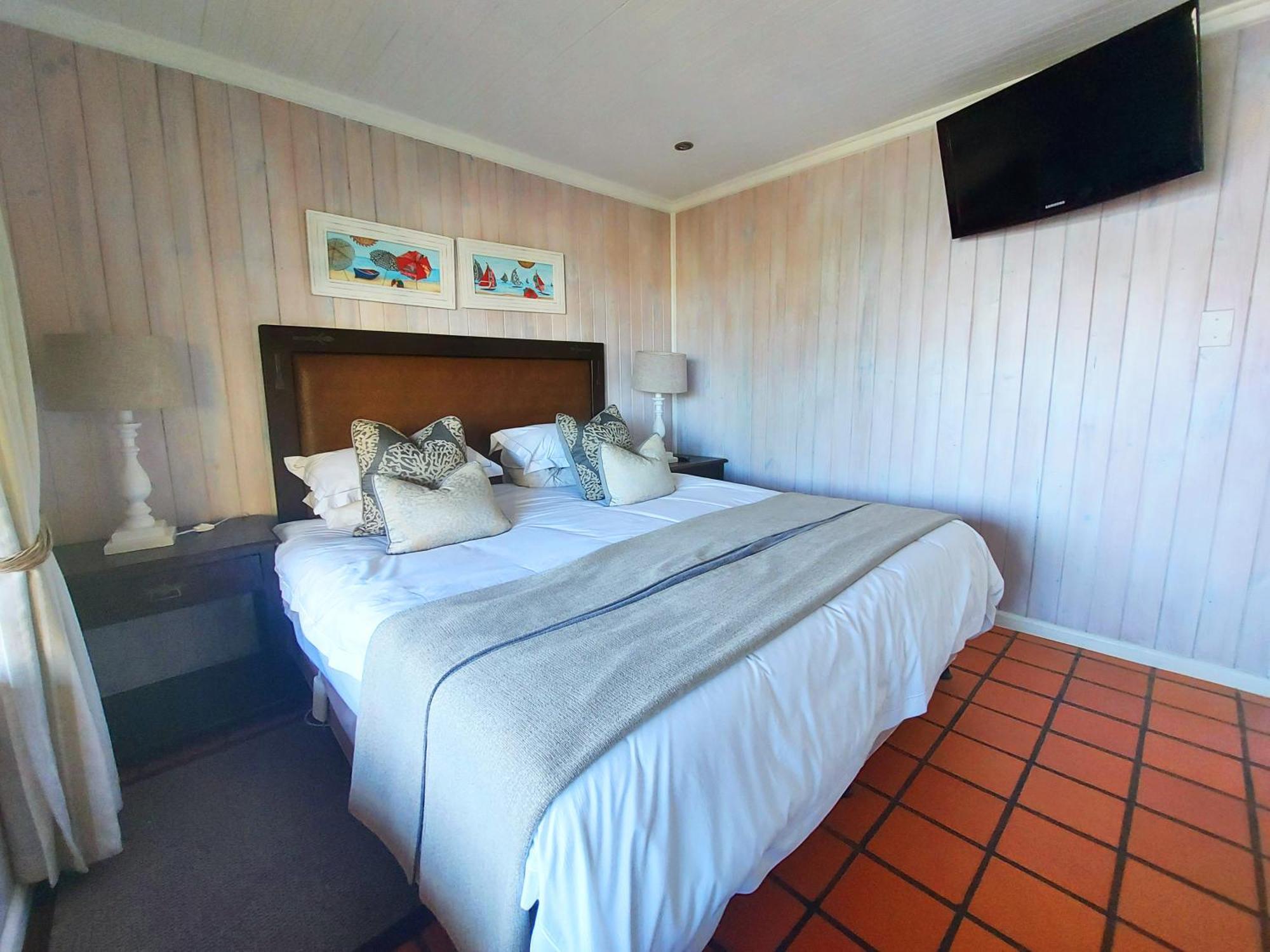 First Group Knysna River Club Room photo